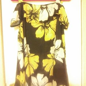 Off the shoulder flower top ruffled detailing